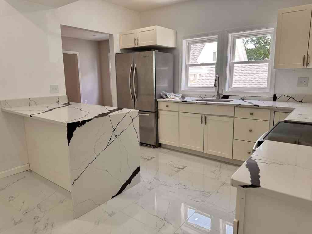 Apartment For Rent - 524 Howard St #2<br/> Essex County, Lawrence, MA 01841