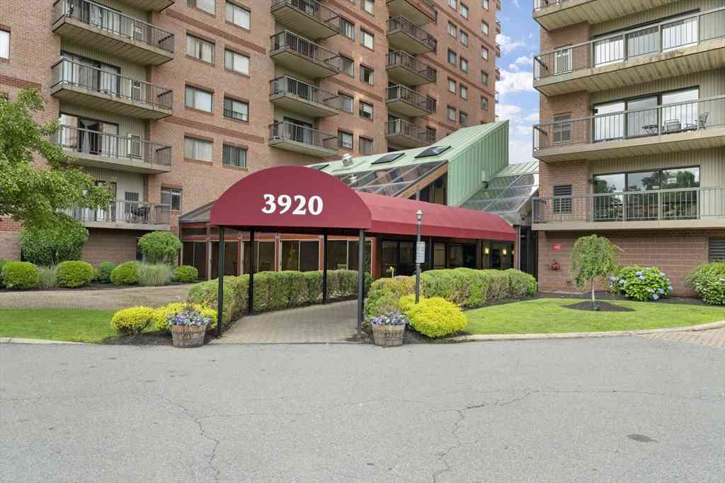 Condo For Sale - 3920 Mystic Valley Pkwy #514<br/> Medford, MA 02155