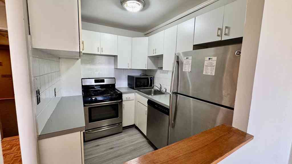 Condo For Rent - 33 Pond Ave #813<br/> Brookline, MA 02445