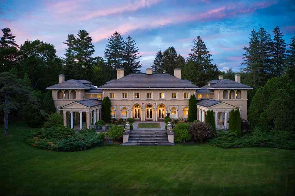 Homes For Sale - 11 Hawthorne<br/> Berkshire County, Stockbridge, MA 01262