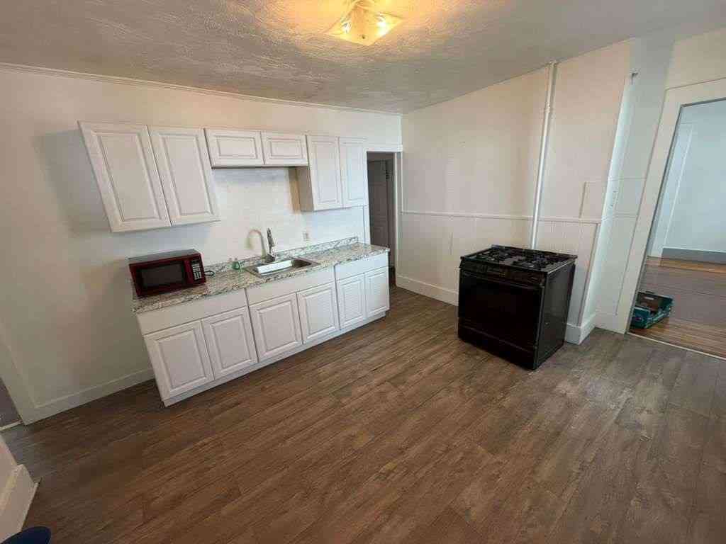 Apartment For Rent - 16 Alderman St #1<br/> Springfield, MA 01108