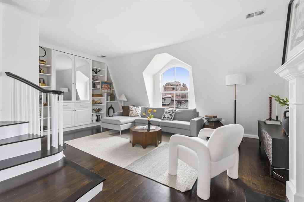 Condo For Sale - 124 Beacon #PH1<br/> Boston, MA 02116