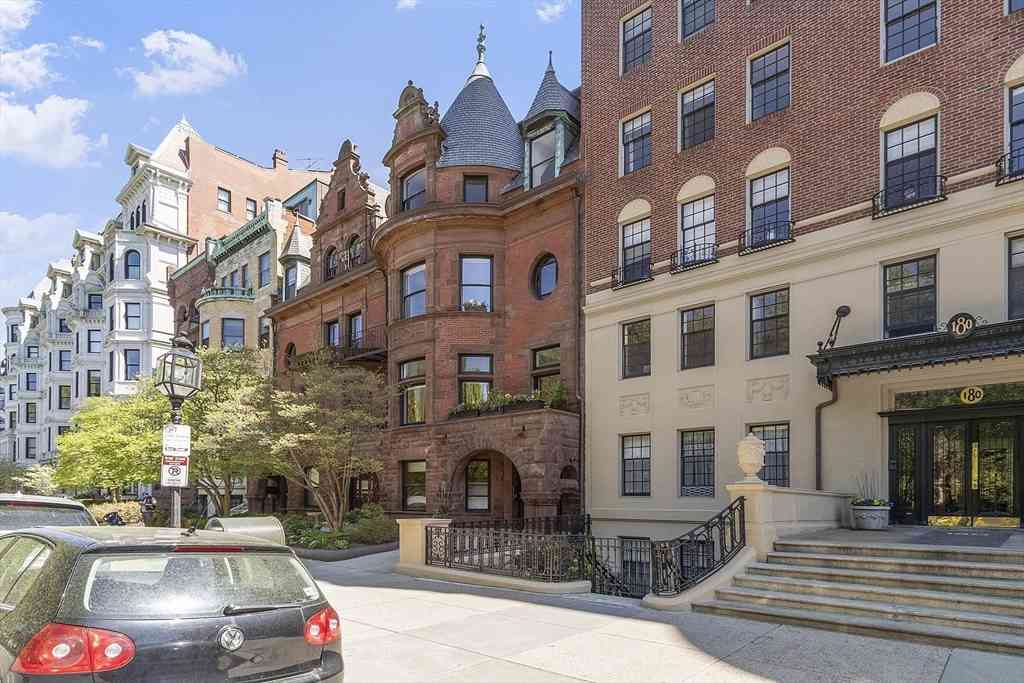 Condo For Sale - 178 Commonwealth Ave #PH<br/> Boston, MA 02116