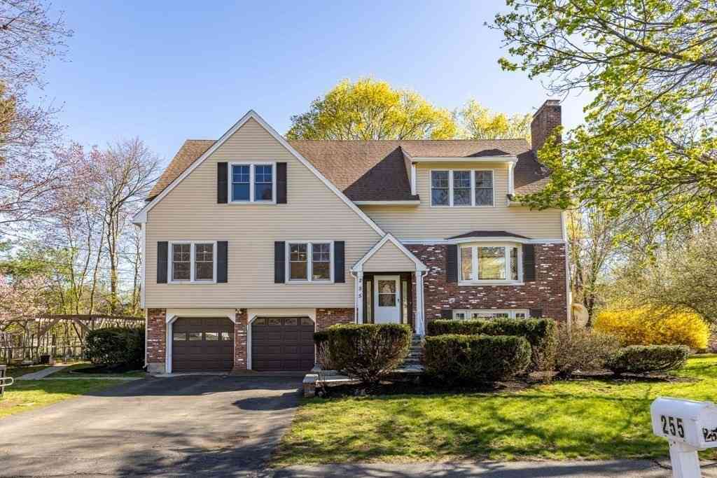Homes For Sale - 255 Worthen Rd East<br/> Lexington, MA 02421