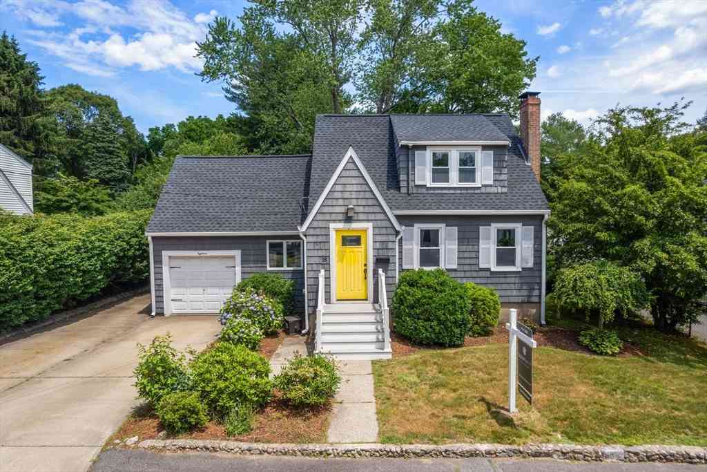 Homes For Sale - 18 Margaret St<br/> Norwood, MA 02062