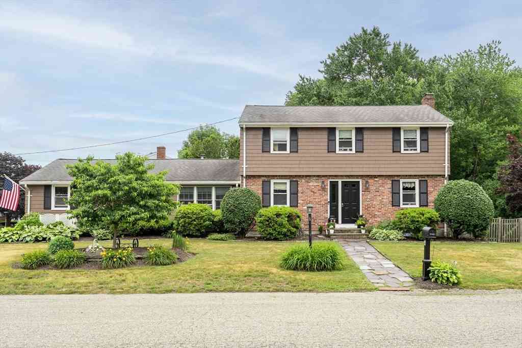 Homes For Sale - 4 Roch Cir<br/> Brockton, MA 02301