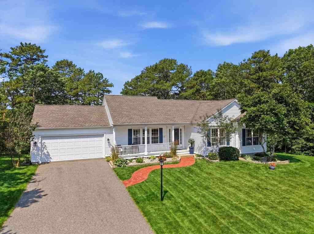 Homes For Sale - 10 Dana Ct<br/> Plymouth, MA 02360