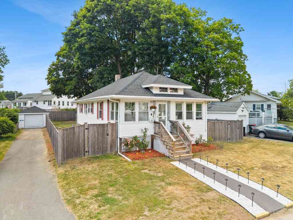 Homes For Sale - 11 Shields Ave<br/> Brockton, MA 02301