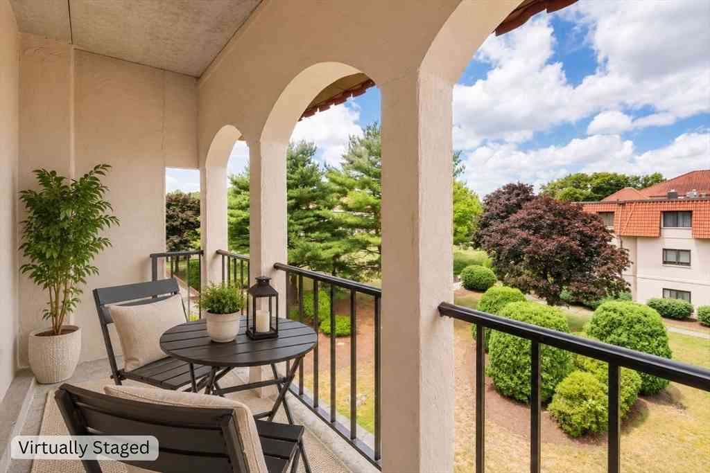 Condo For Sale - 685 Oak St #4-10<br/> Brockton, MA 02301