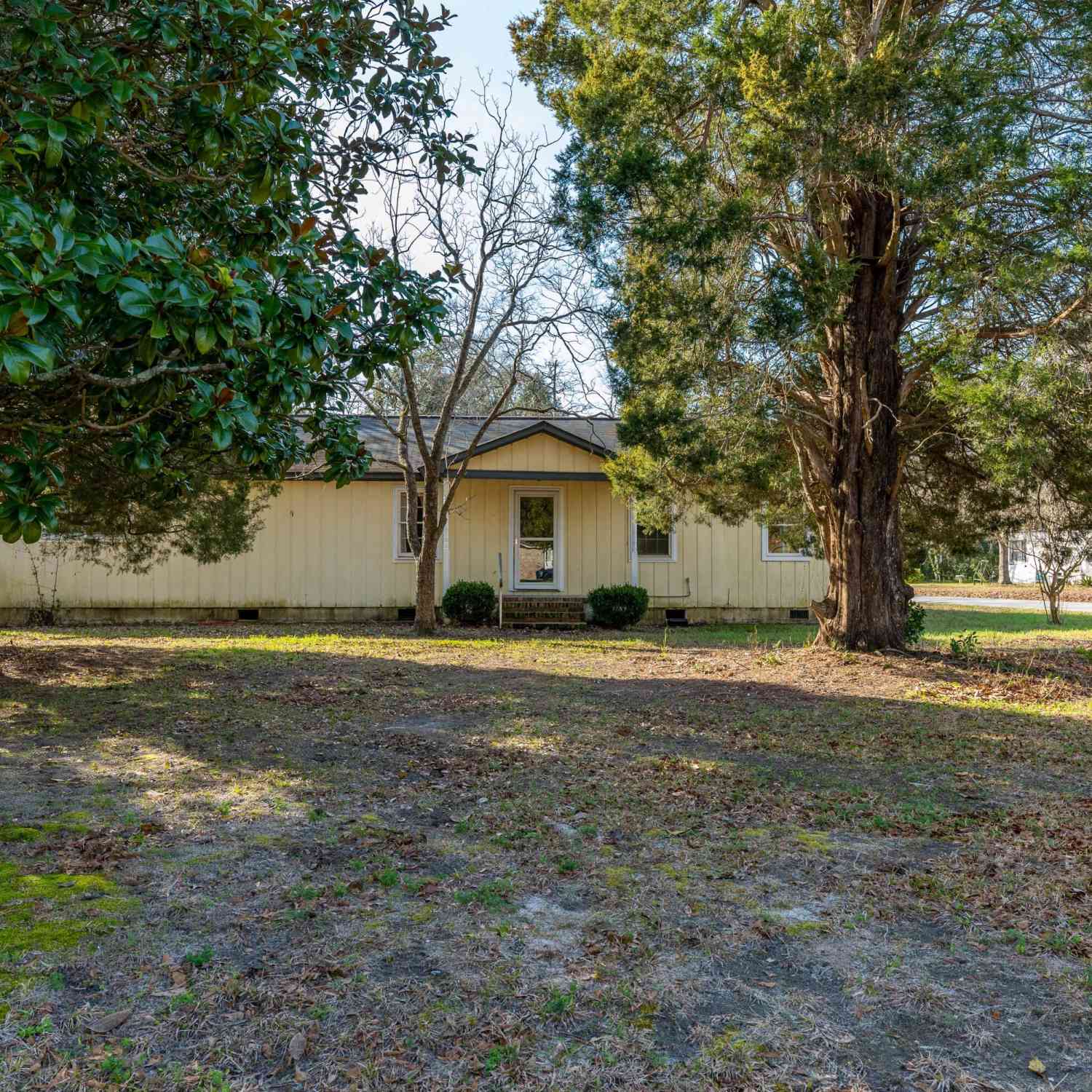 Mobile Home For Sale - 1033 Marlow Drive<br/> Moncks Corner, SC 29461
