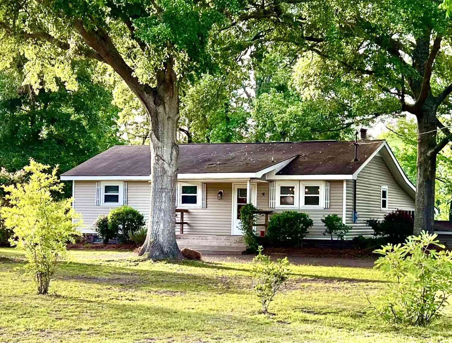 Homes For Sale - 138 Ash Hill Drive<br/> Eutawville, SC 29048