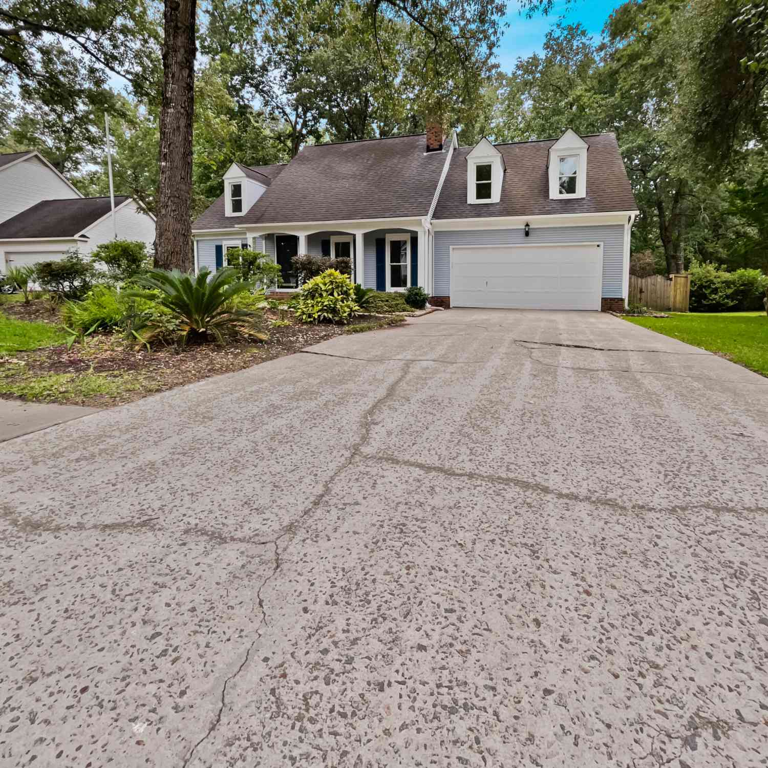 Homes For Sale - 109 Essex Drive<br/> Summerville, SC 29485