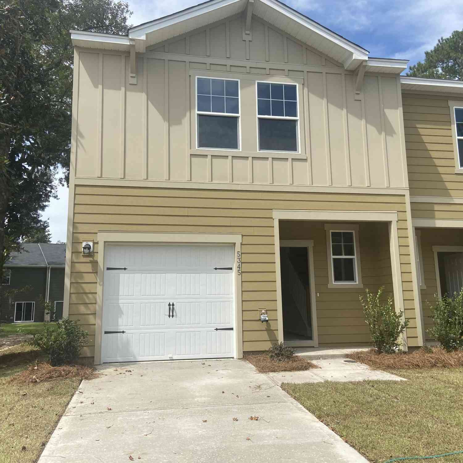 Townhouse For Sale - 5345 Cardinal Crest Bluff<br/> North Charleston, SC 29418