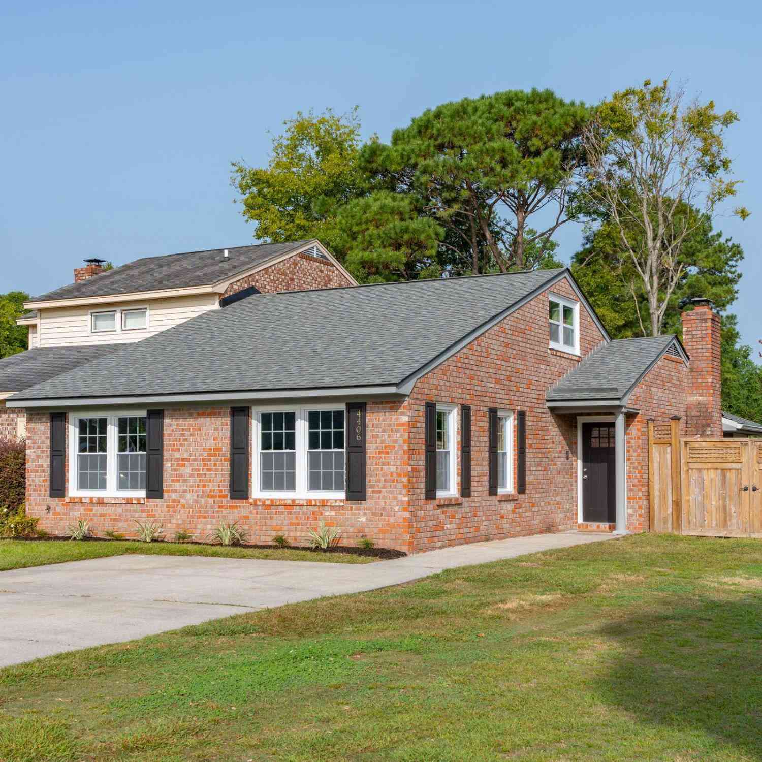 Townhouse For Sale - 4406 N Shirley Drive<br/> North Charleston, SC 29418