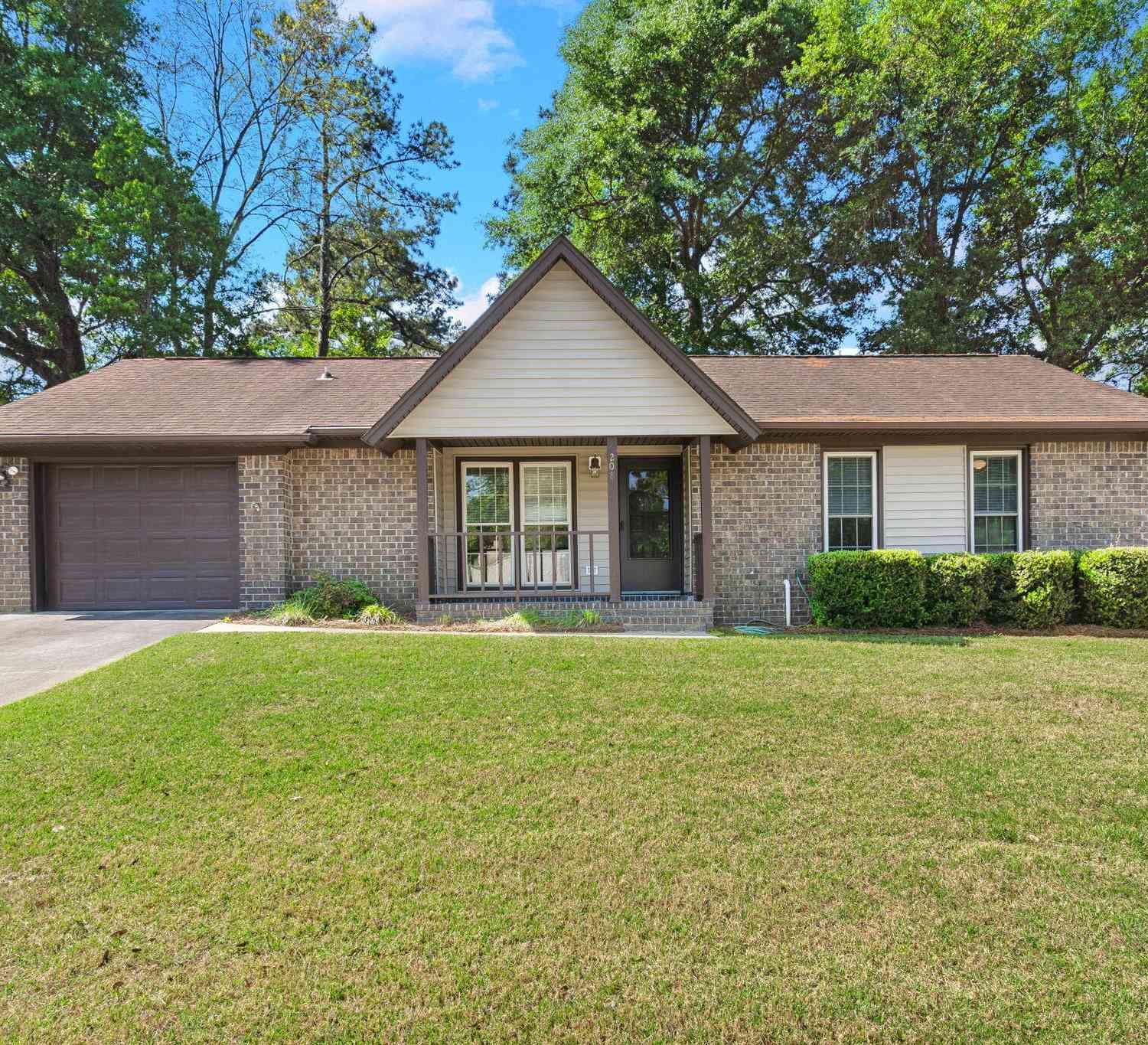 Homes For Sale - 208 Kirksey Drive<br/> Summerville, SC 29485