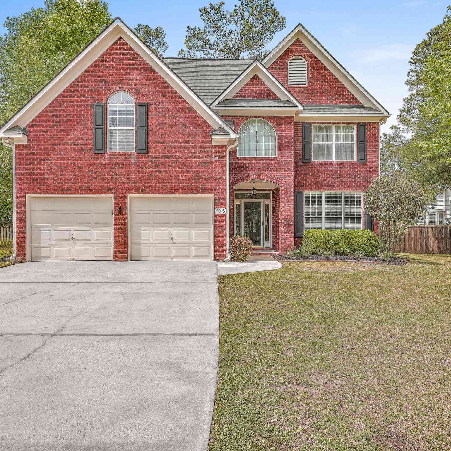 Homes For Sale - 2008 Carriage Way<br/> Summerville, SC 29485