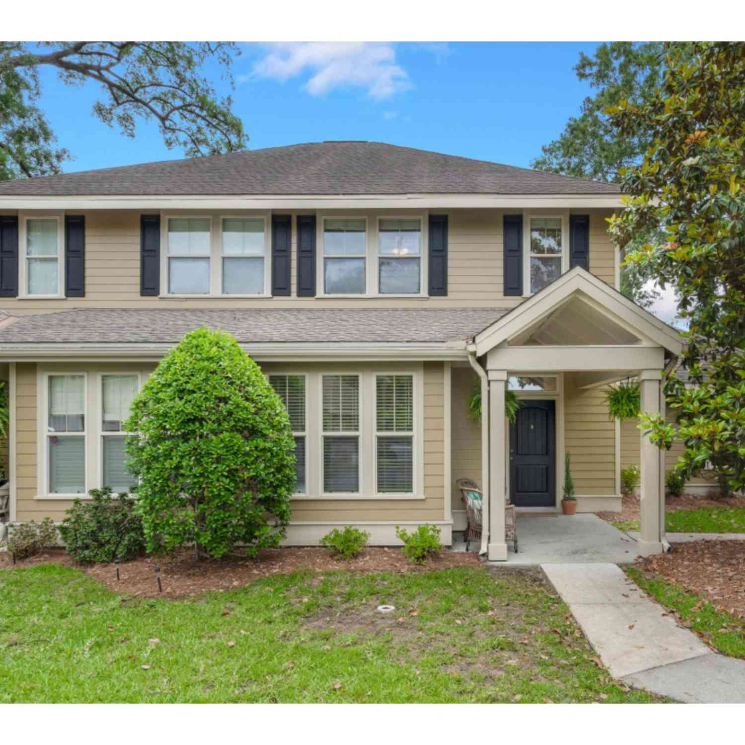 Townhouse For Sale - 5557 Colonial Chatsworth Circle<br/> North Charleston, SC 29418