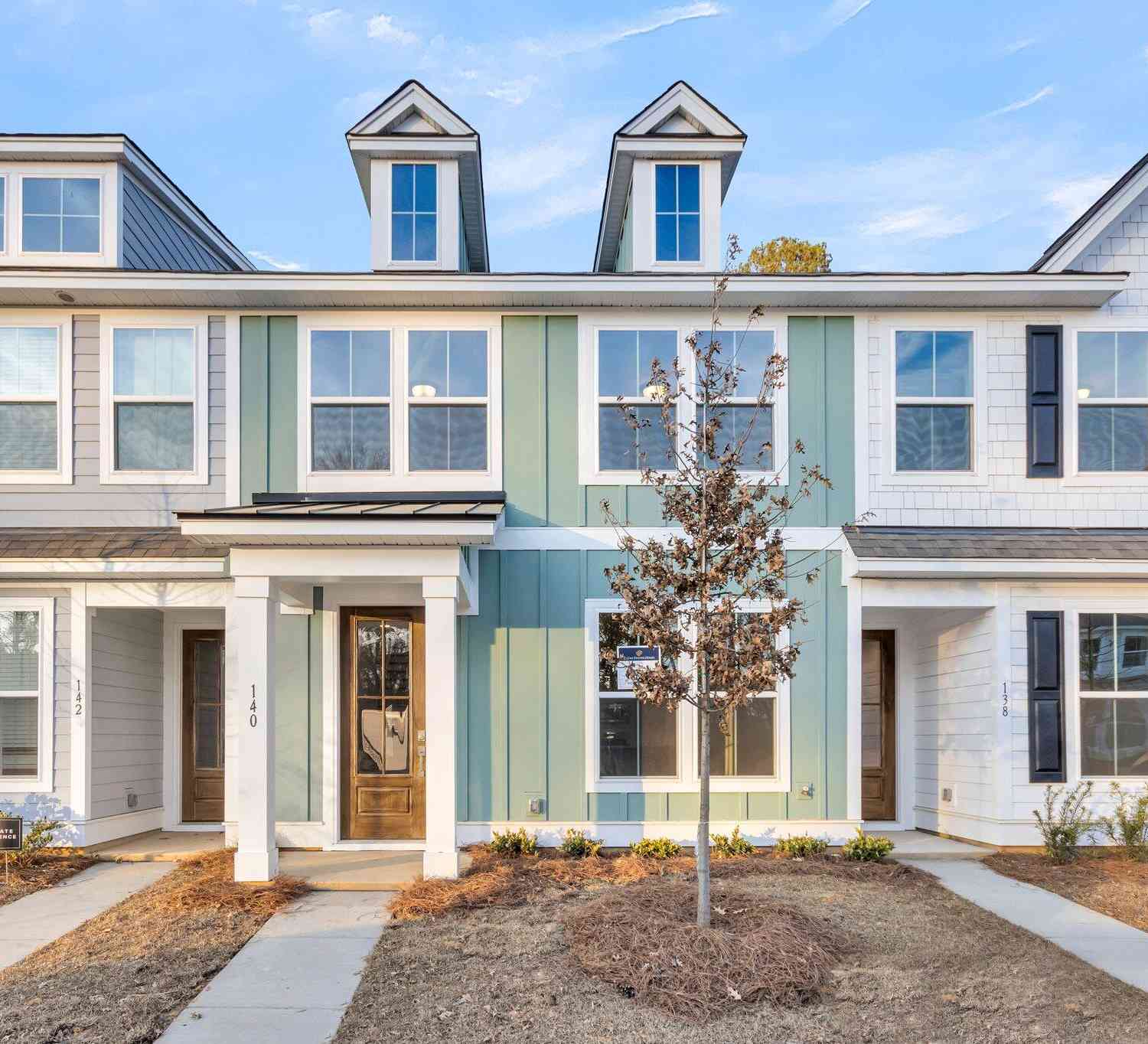Townhouse For Sale - 140 Cantona Drive<br/> Summerville, SC 29483