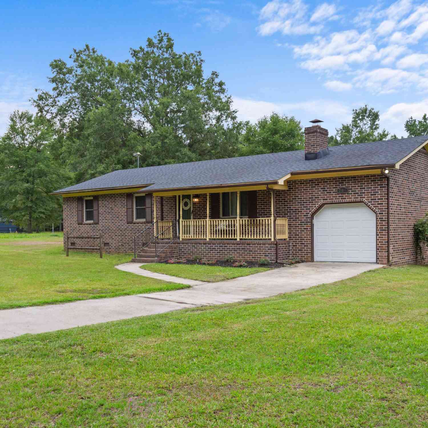 Homes For Rent - 708 E Butternut Road<br/> Summerville, SC 29483