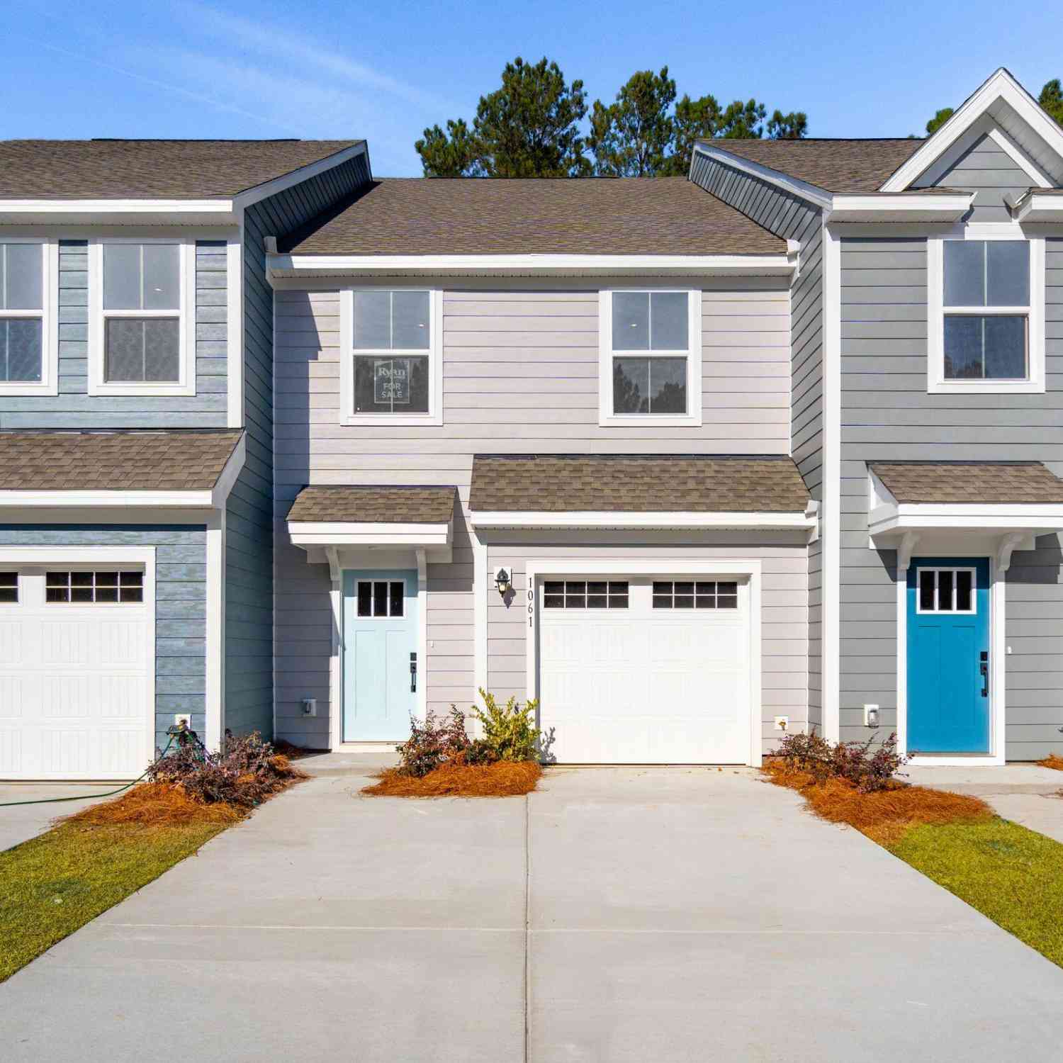 Townhouse For Sale - 1061 Crescent Cove Lane<br/> Summerville, SC 29483