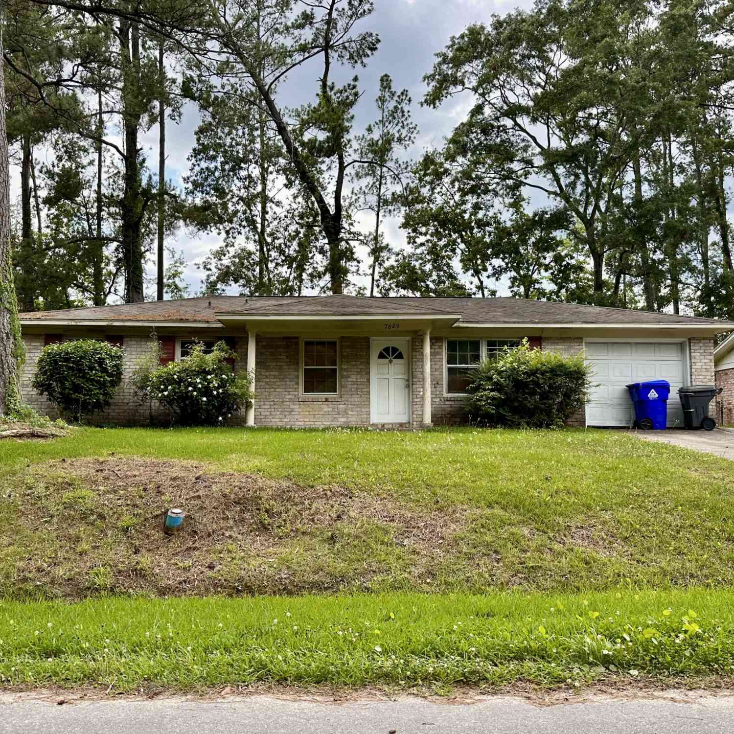 Homes For Sale - 7629 Crossgate Boulevard<br/> Charleston County, North Charleston, SC 29420