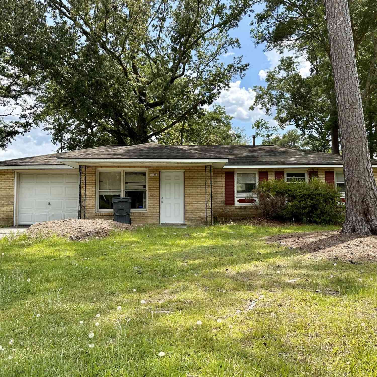 Homes For Sale - 7711 Desmond Avenue<br/> Charleston County, North Charleston, SC 29418