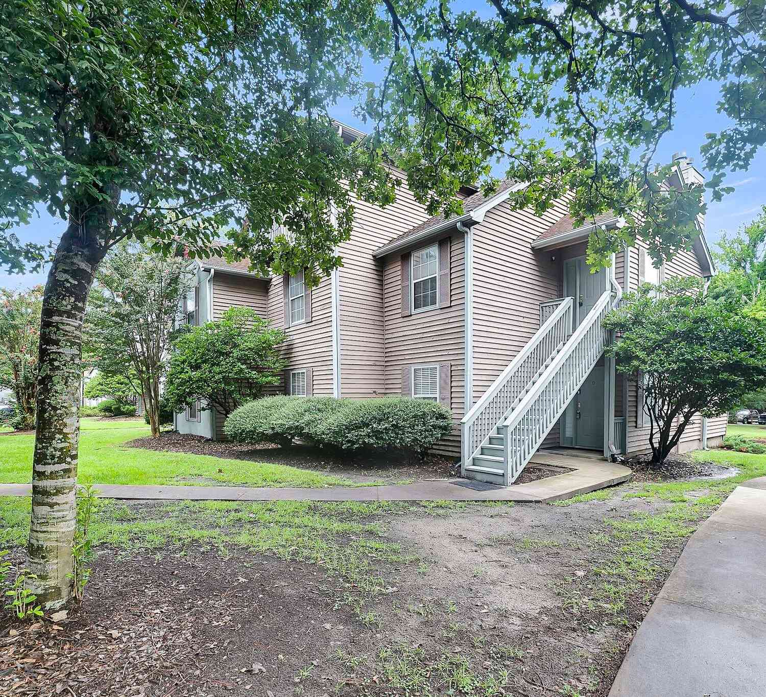 Condo For Sale - 7920 Parklane Ct #D<br/> North Charleston, SC 29418