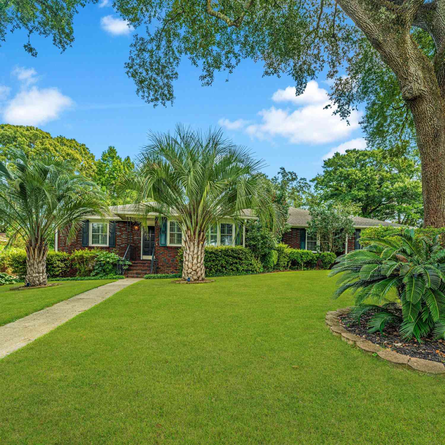 Homes For Sale - 5034 Victoria Avenue<br/> North Charleston, SC 29405