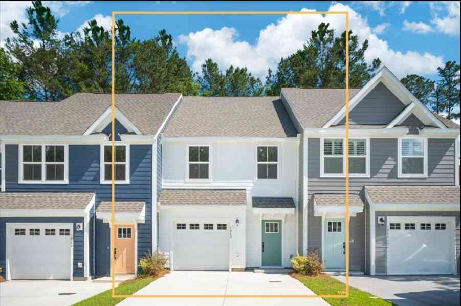 Townhouse For Sale - 1062 Crescent Cove Lane<br/> Summerville, SC 29483