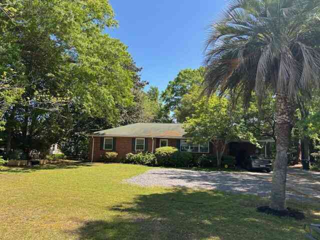 Homes For Sale - 709 N Cedar Street<br/> Summerville, SC 29483