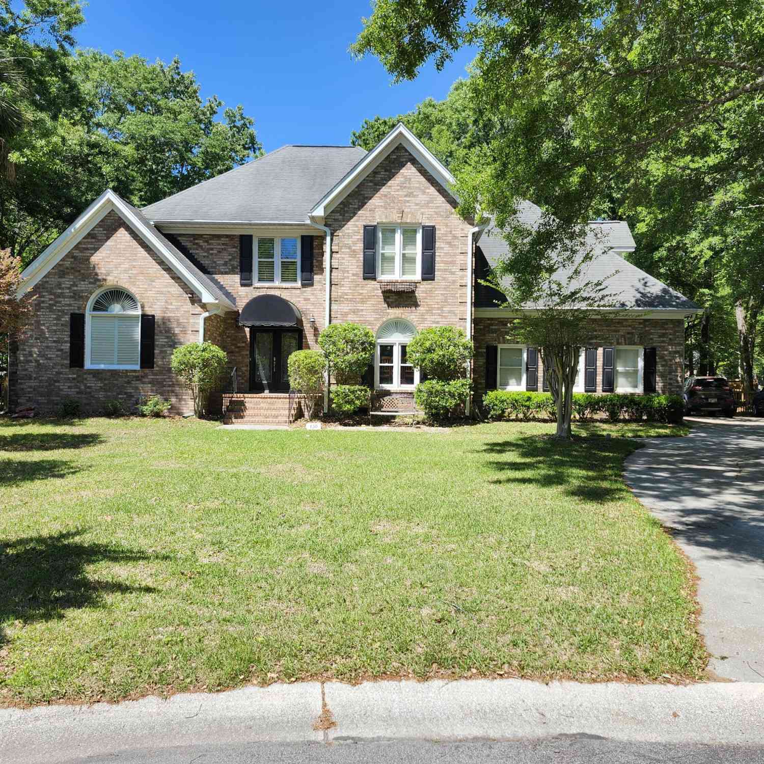 Homes For Sale - 130 Delaney Circle<br/> Summerville, SC 29485