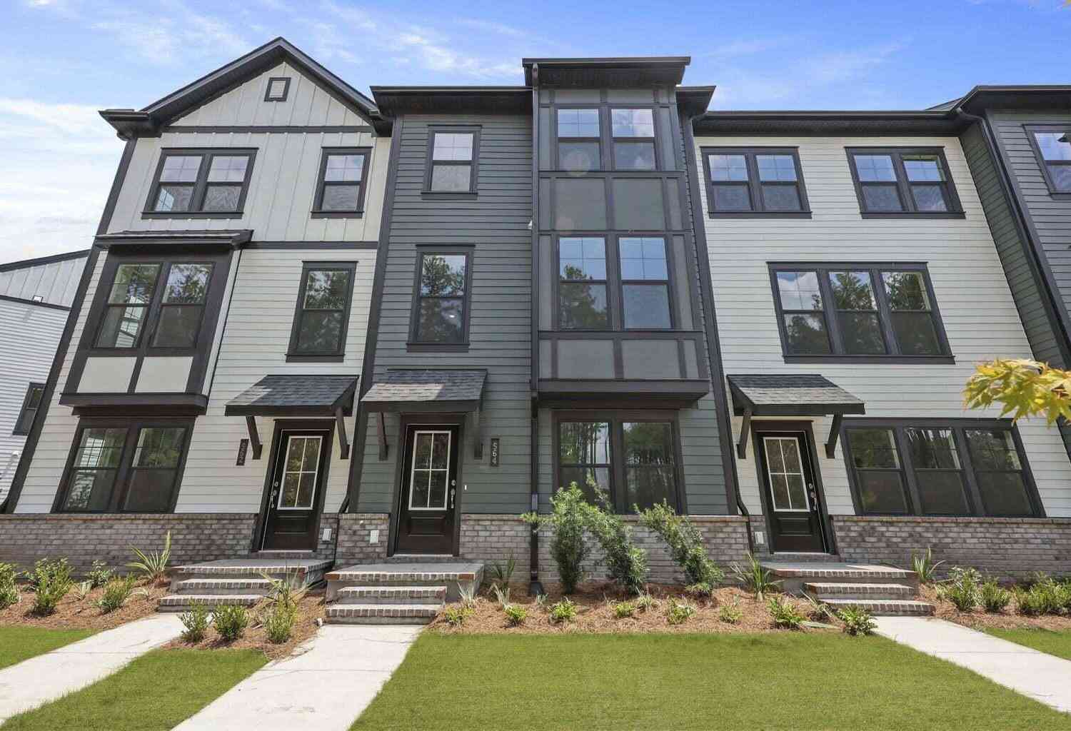 Townhouse For Sale - 209 Somerset Acres Drive<br/> Summerville, SC 29486