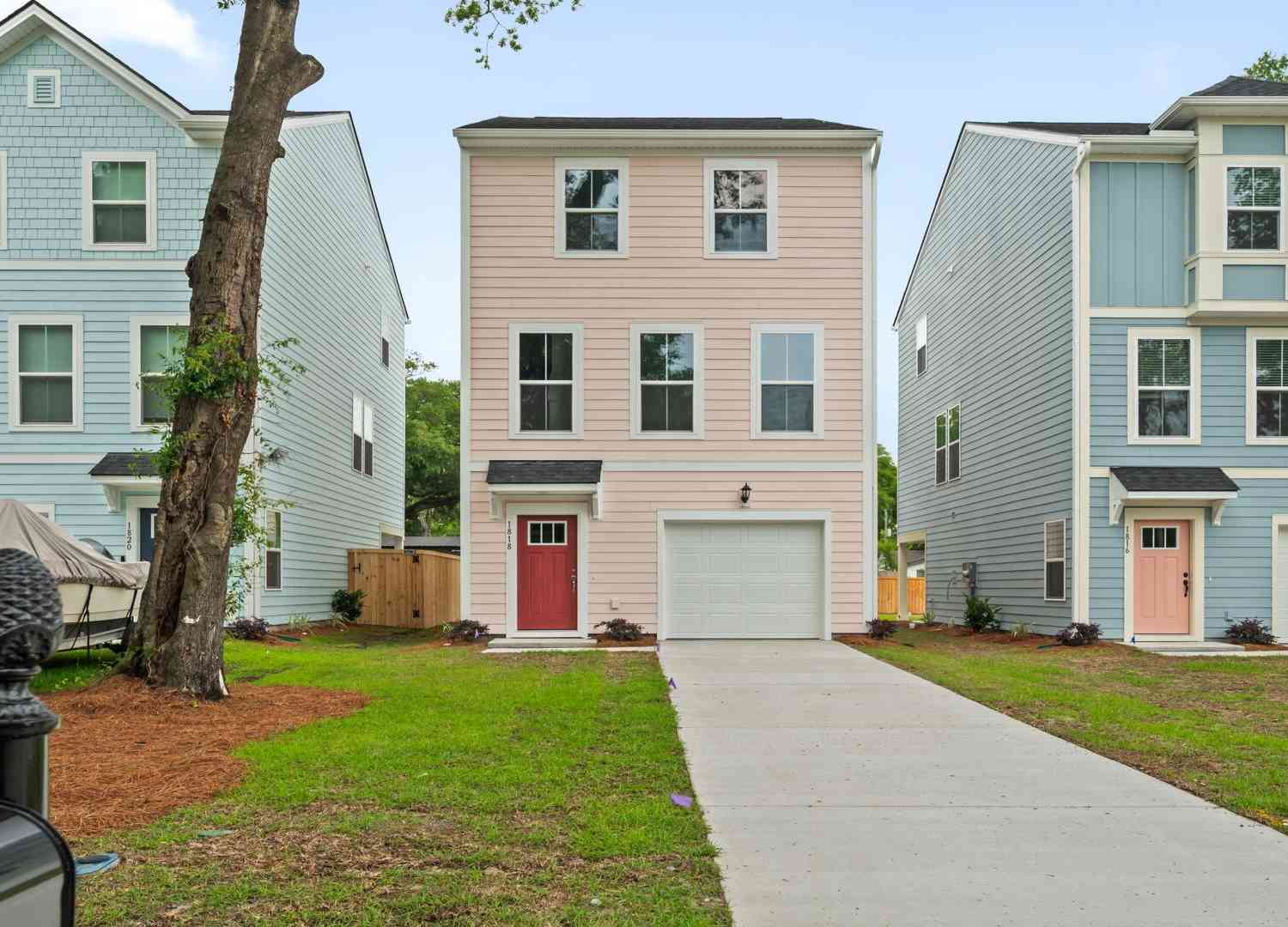 Homes For Sale - 1818 Helm Avenue<br/> North Charleston, SC 29405