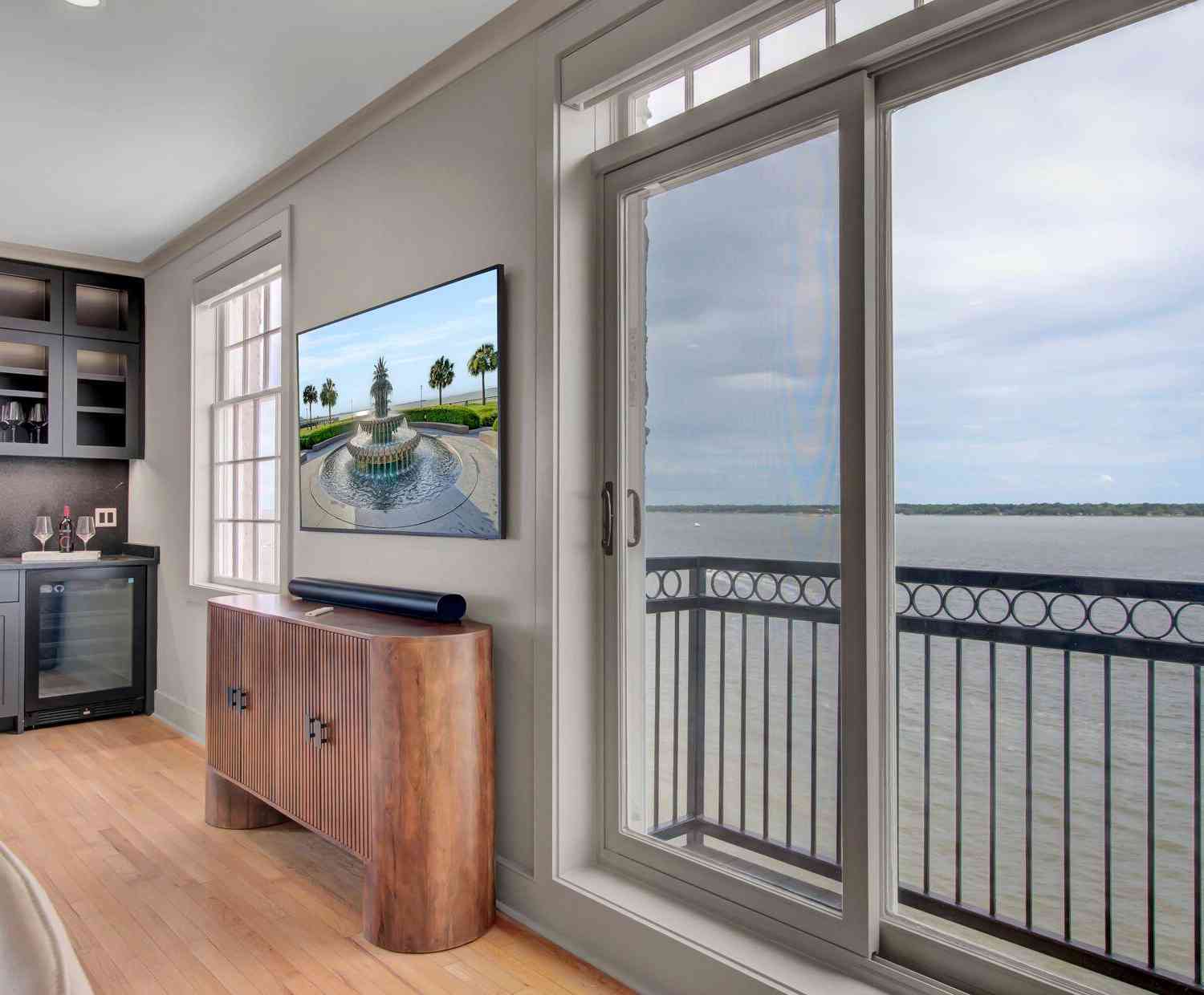 Homes For Rent - 1 King Street #APT 607<br/> Charleston, SC 29401