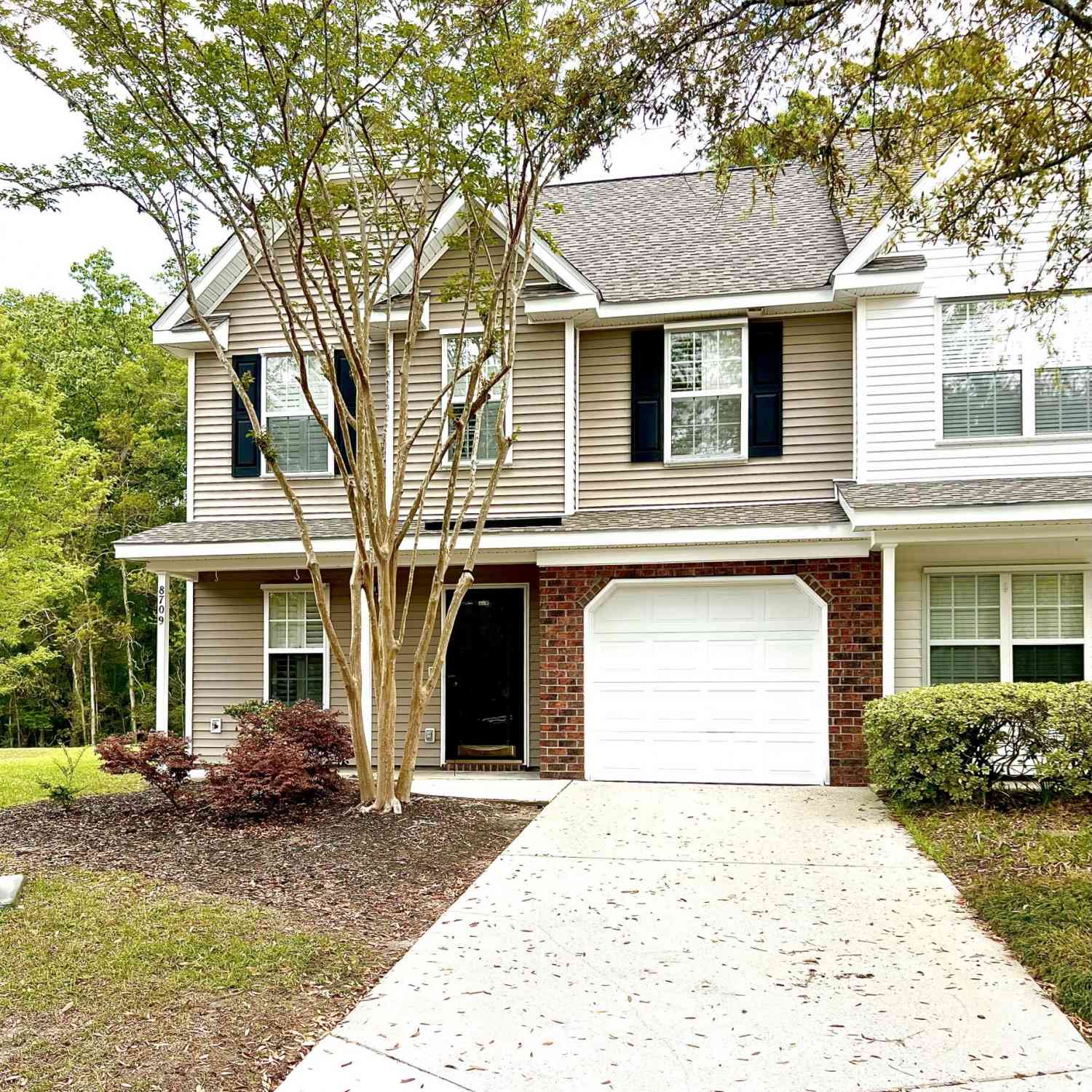 Townhouse For Sale - 8709 Grassy Oak Trail<br/> North Charleston, SC 29420