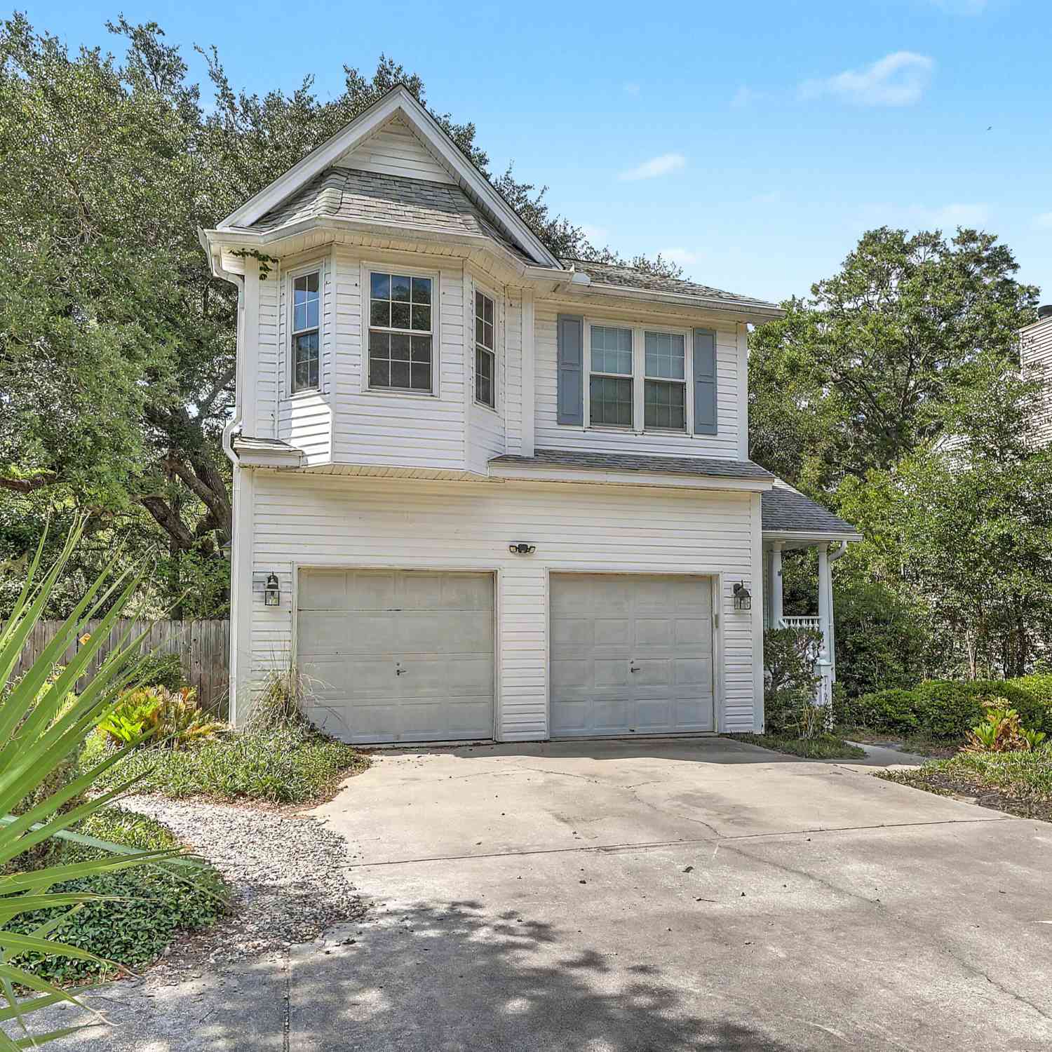 Homes For Sale - 1759 Crystal Lake Drive<br/> Charleston, SC 29412