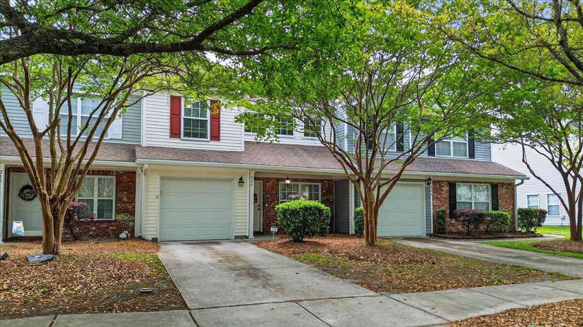 Townhouse For Sale - 244 Larissa Drive<br/> Charleston, SC 29414