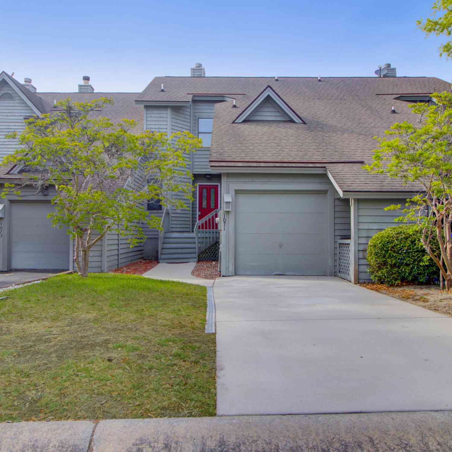 Townhouse For Sale - 1071 Marsh Court Lane<br/> Mount Pleasant, SC 29464