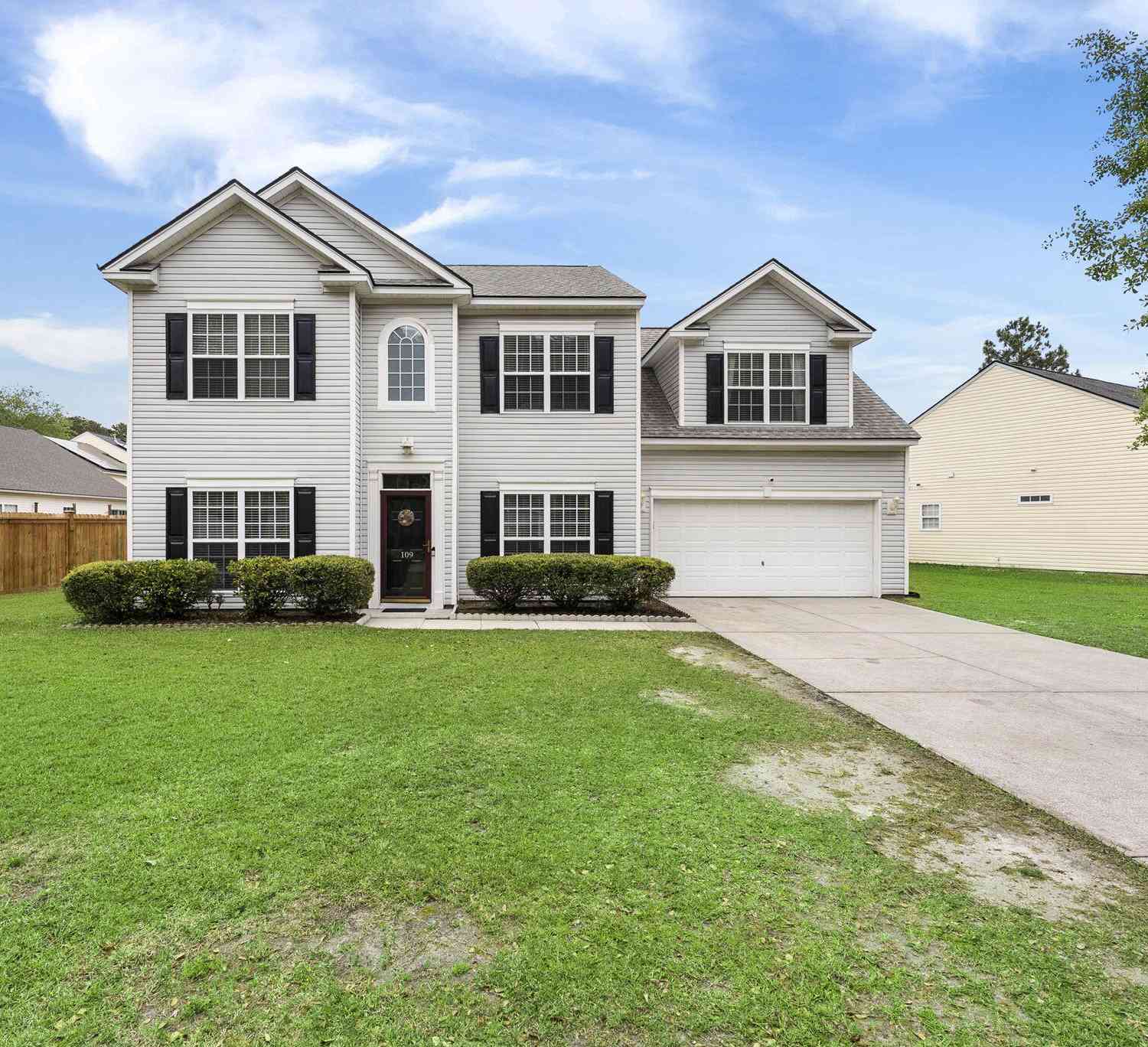 Homes For Sale - 109 Hollytree Circle<br/> Ladson, SC 29456