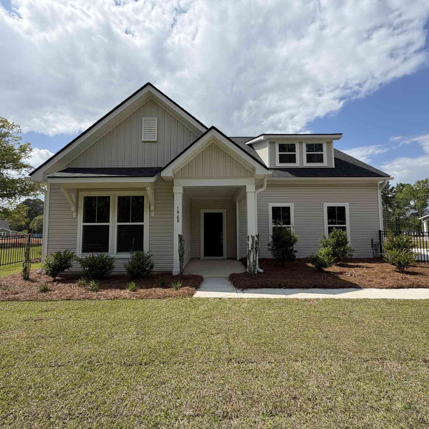 Homes For Sale - 1968 Central Avenue<br/> Summerville, SC 29483