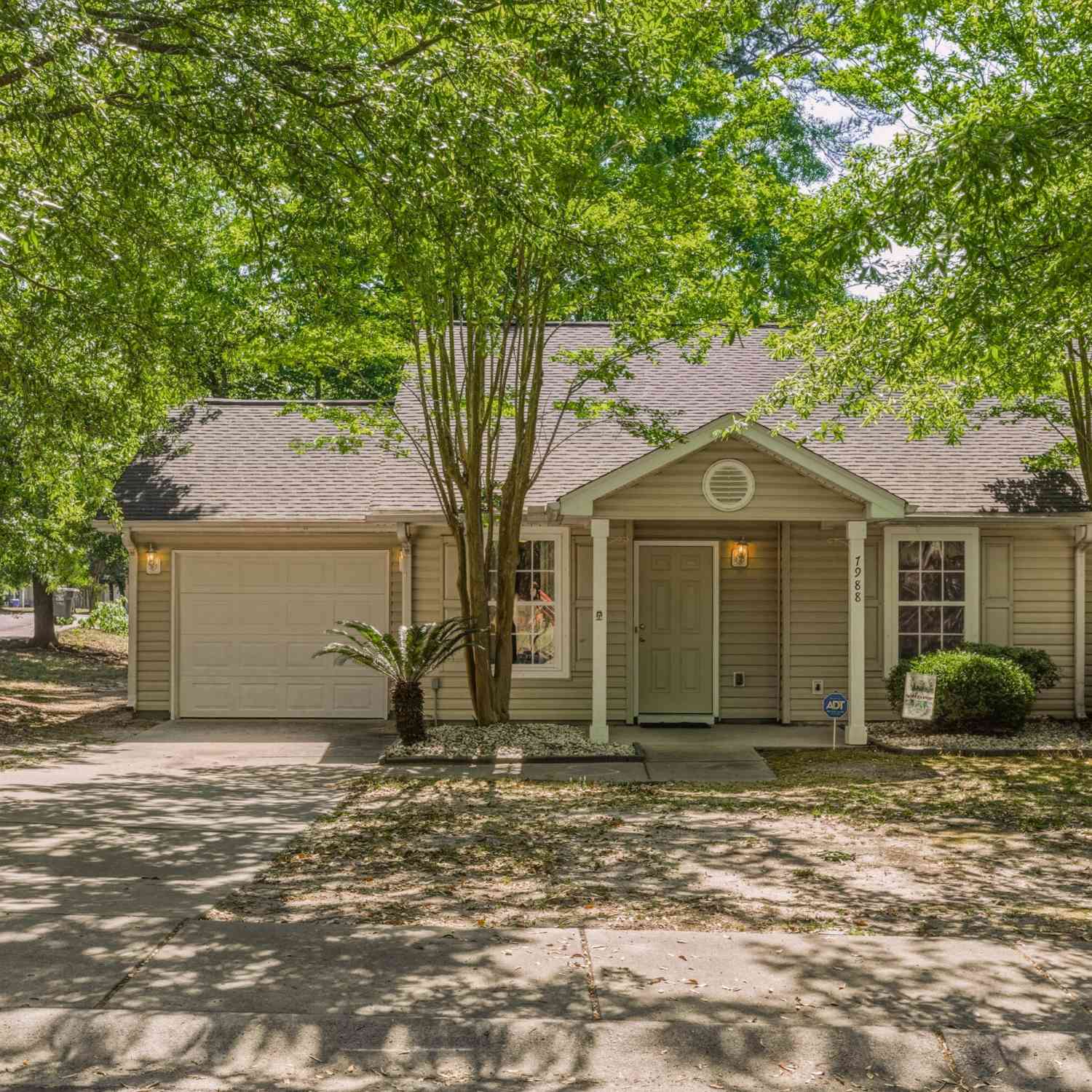 Townhouse For Sale - 7988 Vermont Road<br/> North Charleston, SC 29418