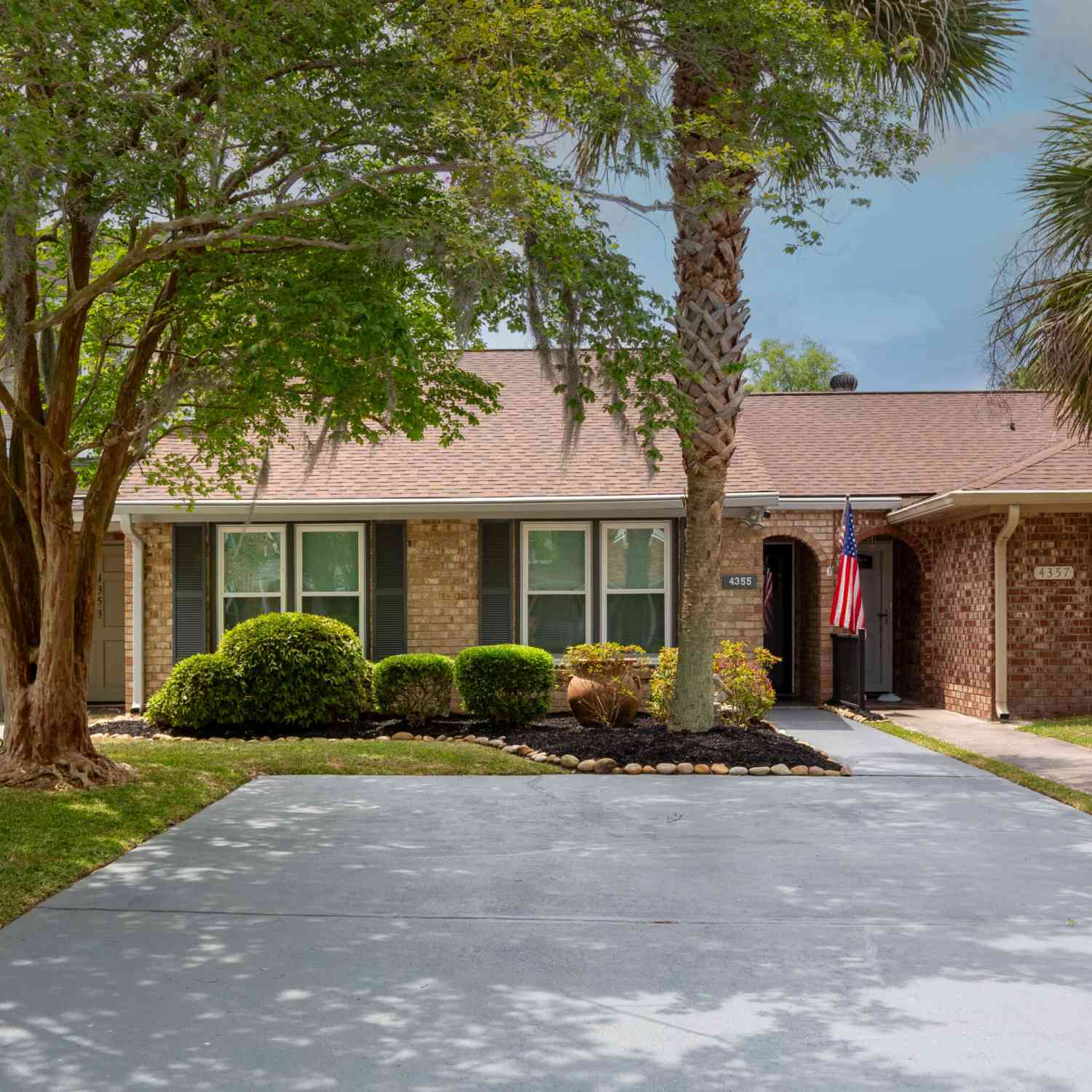 Townhouse For Sale - 4355 Briarstone Court<br/> North Charleston, SC 29418