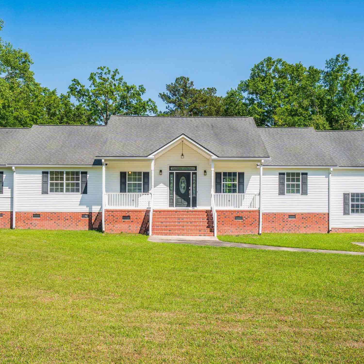 Homes For Sale - 1004 Magnolia Lane<br/> Moncks Corner, SC 29461