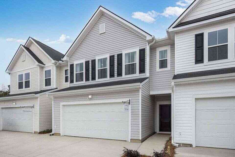 Condo For Sale - 153 Green Thistle Way<br/> Summerville, SC 29483