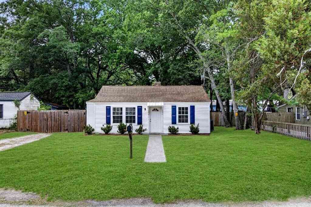 Homes For Sale - 5619 Read Street<br/> North Charleston, SC 29406