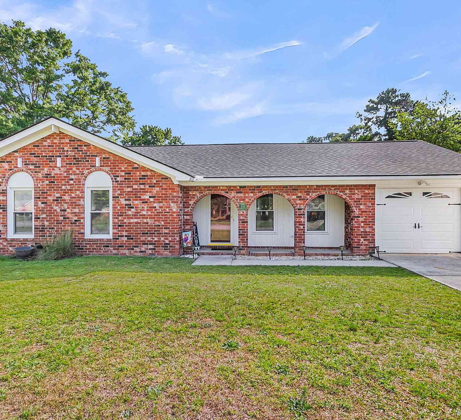 Homes For Sale - 209 Longleaf Road<br/> Summerville, SC 29486