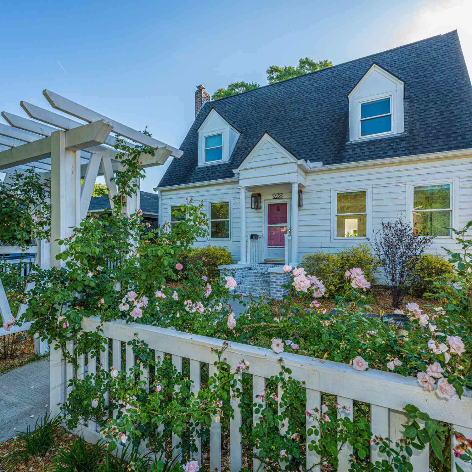 Homes For Sale - 928 Ashley Avenue<br/> Charleston, SC 29403