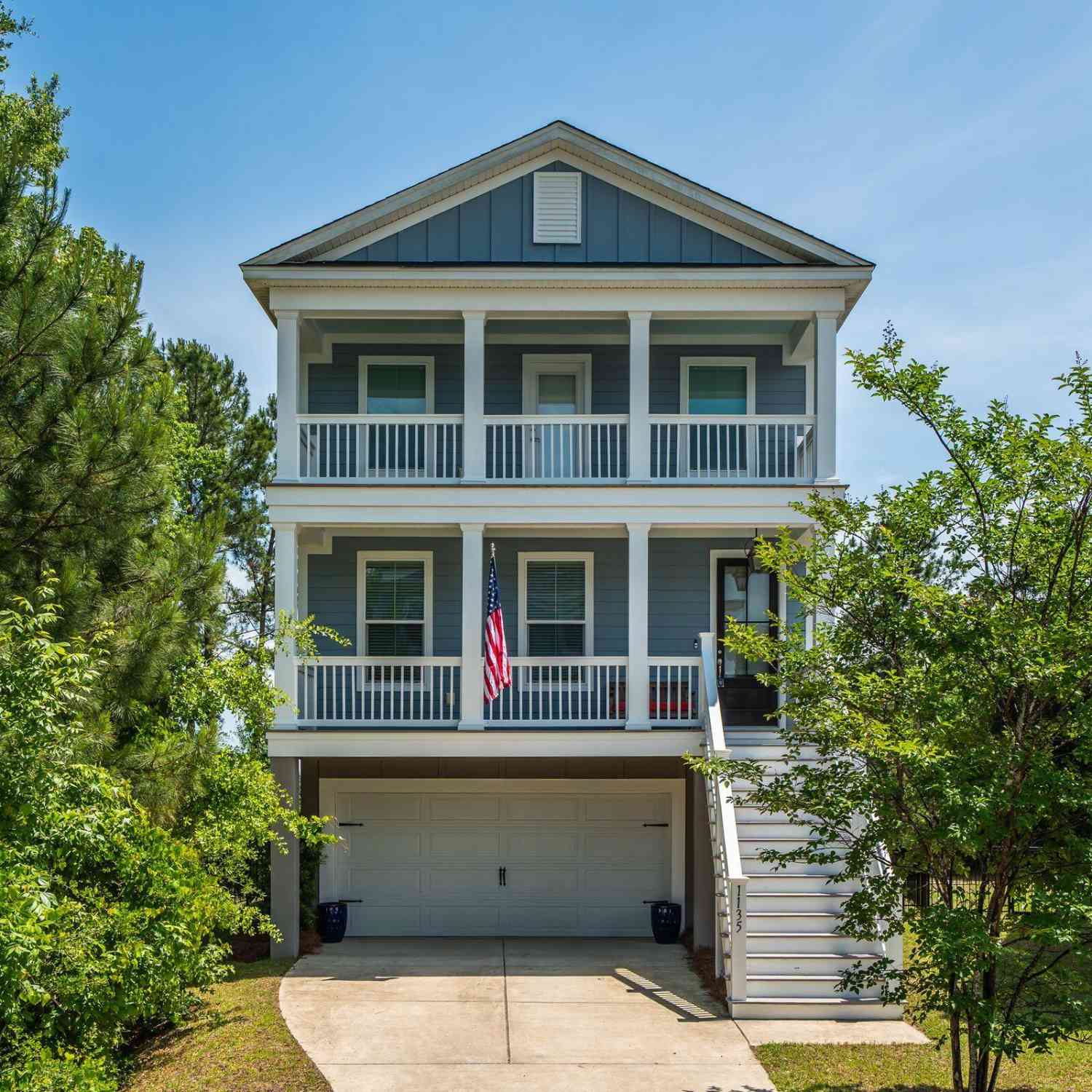 Homes For Sale - 1135 Oak Bluff Avenue<br/> Charleston, SC 29492