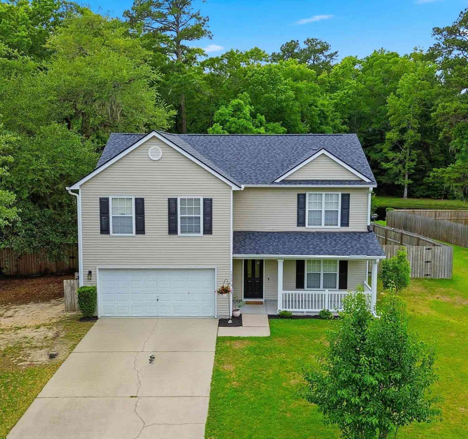 Homes For Sale - 5220 Carlisle Court<br/> Summerville, SC 29485