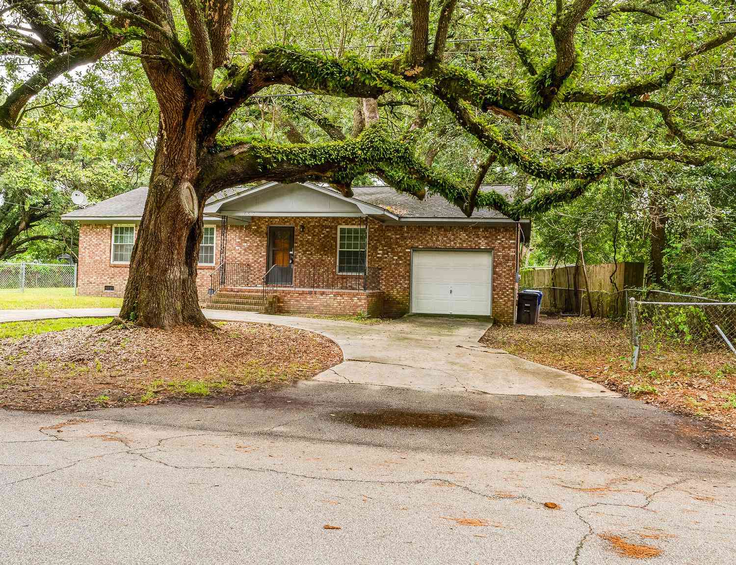 Homes For Rent - 692 York Street<br/> Mount Pleasant, SC 29464